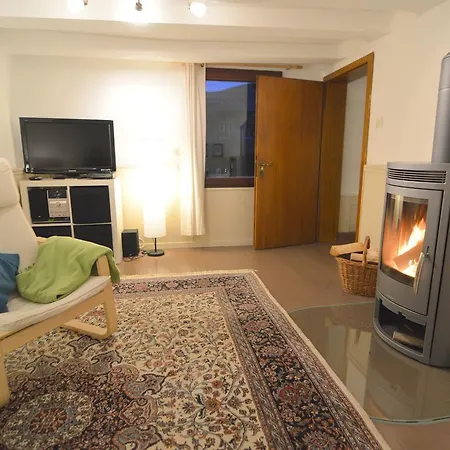 Stunning Farmhouse In Einruhr Near Eifel National Park بيت للعطل *