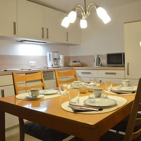 بيت للعطل Stunning Farmhouse In Einruhr Near Eifel National Park سيمراث