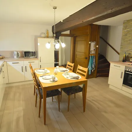 Stunning Farmhouse In Einruhr Near Eifel National Park بيت للعطل سيمراث