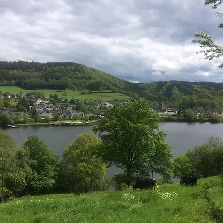 Stunning Farmhouse In Einruhr Near Eifel National Park * سيمراث